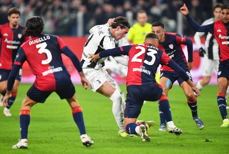 Cagliari vs Juventus - Ngựa ô lì lợm